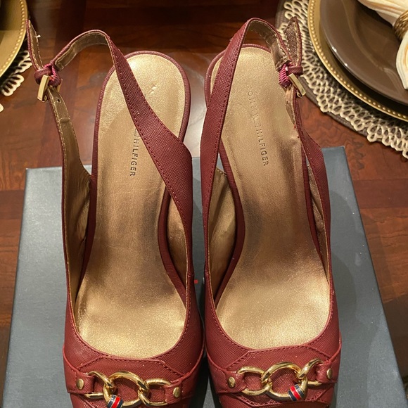 Tommy Hilfiger burgundy wedges, size 9.5. Worn once. - Picture 3 of 4